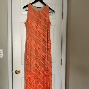 Maxi dress elegant body hugging with slit